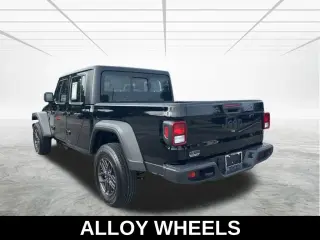 Jeep Gladiator 2026 4x4 Willys 4dr Crew Cab 5.0 ft. SB