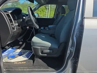 Ram 1500 Classic 2019 4x2 Tradesman 4dr Quad Cab 6.3 ft. CB Camión