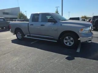 Ram 1500 Classic 2019 4x2 Tradesman 4dr Quad Cab 6.3 ft. CB Camión