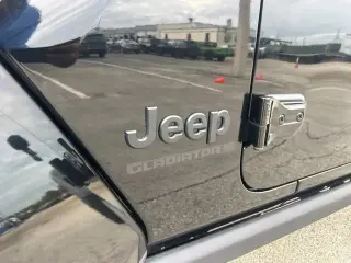 Jeep Gladiator 2025 4x4 Big Bear 4p. Cabina de Tripulante 5.0 ft. SB