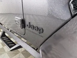 Jeep Gladiator 2023 4x4 Sport 4dr Crew Cab 5.0 ft. SB