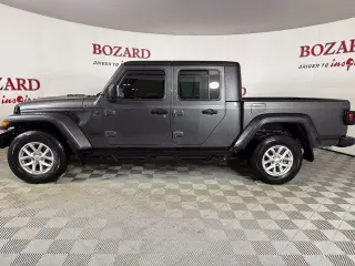 Jeep Gladiator 2023 4x4 Sport 4dr Crew Cab 5.0 ft. SB