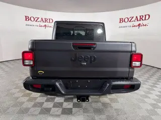 Jeep Gladiator 2023 4x4 Sport 4dr Crew Cab 5.0 ft. SB