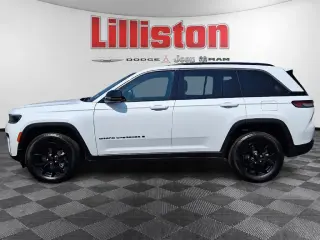 Jeep Grand Cherokee 2026 4x4 Laredo Altitude 4dr SUV