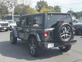 Jeep Wrangler 2024 4x4 Willys 4xe SUV de 4 puertas