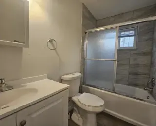 2 Bed Apt In N Kenmore Ave, LA