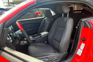 MUSTANG CONVERTIBLE 2D