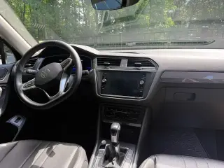 2022 Tiguan SE