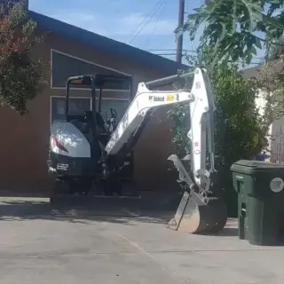 Bobcat y Excavadora San Bernardino