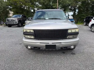 Chevrolet Suburban 2004 4 puertas 1500 4WD SUV