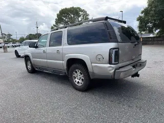 Chevrolet Suburban 2004 4 puertas 1500 4WD SUV