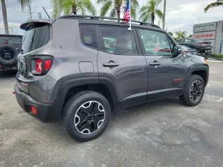 Jeep Renegade 2017 4x4 Trailhawk 4dr SUV