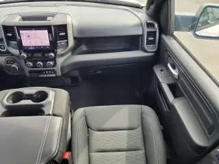 Ram 1500 2025 4x2 Tradesman 4p Camioneta de Cabina Completa Doble 5.6 ft. SB