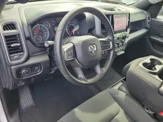 Ram 1500 2025 4x2 Tradesman 4p Camioneta de Cabina Completa Doble 5.6 ft. SB