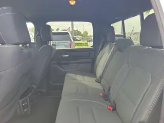 Ram 1500 2025 4x2 Tradesman 4p Camioneta de Cabina Completa Doble 5.6 ft. SB