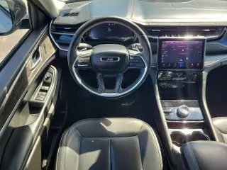 Jeep Grand Cherokee L 2022 4x4 Limited SUV de 4 puertas