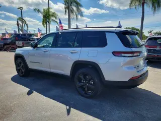 Jeep Grand Cherokee L 2022 4x4 Limited SUV de 4 puertas