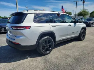 Jeep Grand Cherokee L 2022 4x4 Limited SUV de 4 puertas