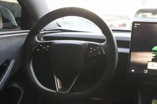 Tesla Model 3 2025 Rango Largo Fastback 4 puertas