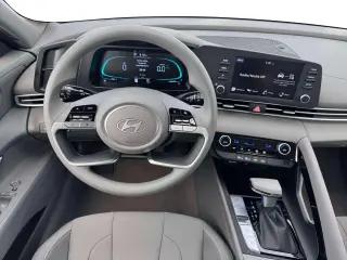 Hyundai ELANTRA Híbrido 2026 Azul Sedán de 4 puertas