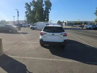 Subaru Outback 2021 AWD Premium 4dr Crossover