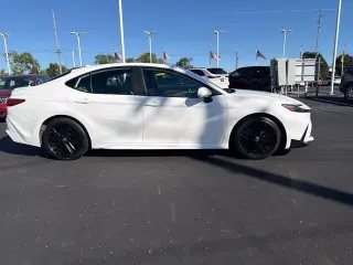 Toyota Camry 2025 SE Sedán 4 puertas