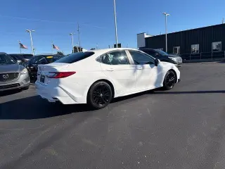Toyota Camry 2025 SE Sedán 4 puertas