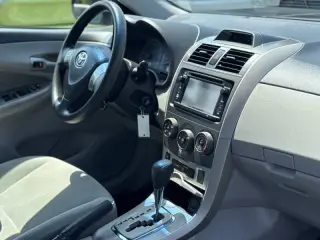 2013 Toyota corolla