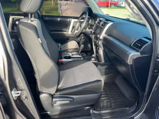 Toyota 4Runner 2023 4x2 SR5 4dr SUV