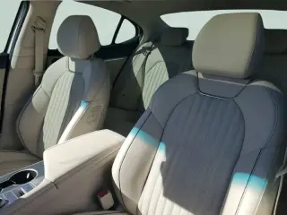 Genesis G70 2026 2.5T Prestige 4dr Sedán