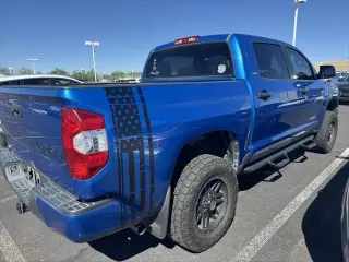 Toyota Tundra 2018 4x4 SR5 4dr CrewMax Cab Pickup SB (5.7L V8)