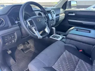 Toyota Tundra 2018 4x4 SR5 4dr CrewMax Cab Pickup SB (5.7L V8)