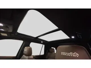 Chevrolet Tahoe 2023 4x4 High Country 4dr SUV