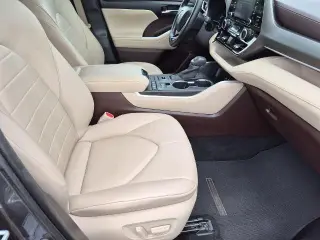 Toyota Highlander 2020 AWD XLE 4dr SUV