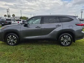Toyota Highlander 2020 AWD XLE 4dr SUV