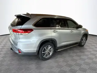 Toyota Highlander 2019 XLE 4dr SUV