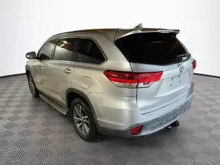 Toyota Highlander 2019 XLE 4dr SUV