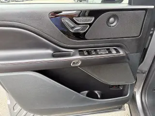 Lincoln Aviator 2023 AWD Reserve 4dr SUV