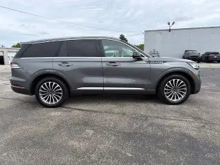 Lincoln Aviator 2023 AWD Reserve 4dr SUV