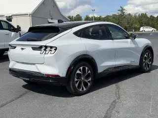 Ford Mustang Mach-E 2023 Premium SUV 4dr