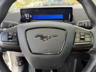Ford Mustang Mach-E 2023 Premium SUV 4dr