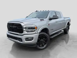 Ram 2500 2022 4x4 Laramie 4dr Mega Cab con cabina de 6.3 pies de largo Pickup