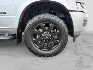 Ram 2500 2022 4x4 Laramie 4dr Mega Cab con cabina de 6.3 pies de largo Pickup