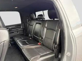 Ram 2500 2022 4x4 Laramie 4dr Mega Cab con cabina de 6.3 pies de largo Pickup
