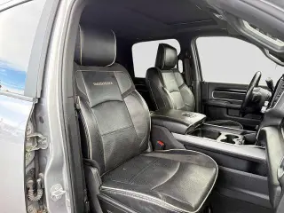 Ram 2500 2022 4x4 Laramie 4dr Mega Cab con cabina de 6.3 pies de largo Pickup