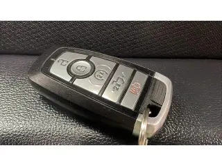 Ford F-150 2021 4x4 XL 4dr SuperCrew con cabina de 5.5 m.