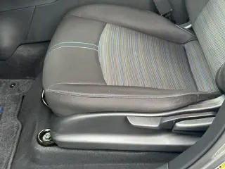 Nissan LEAF 2024 S 4p Hatchback