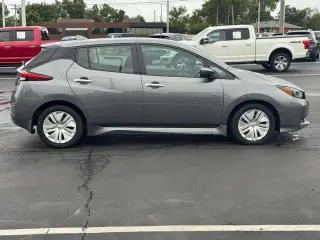 Nissan LEAF 2024 S 4p Hatchback