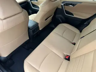 Toyota RAV4 2024 XLE Premium 4dr SUV