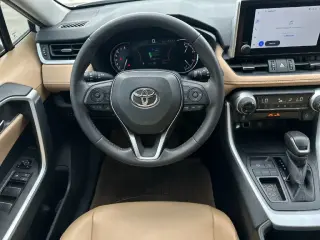 Toyota RAV4 2024 XLE Premium 4dr SUV